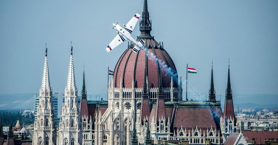 Red Bull Air Race: lezárják a Lánchidat