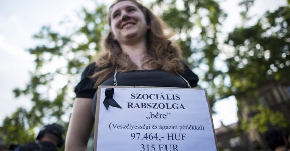 Emelik a szociális ágazati dolgozóknak fizetését Emelik a szociális ágazati dolgozóknak fizetését