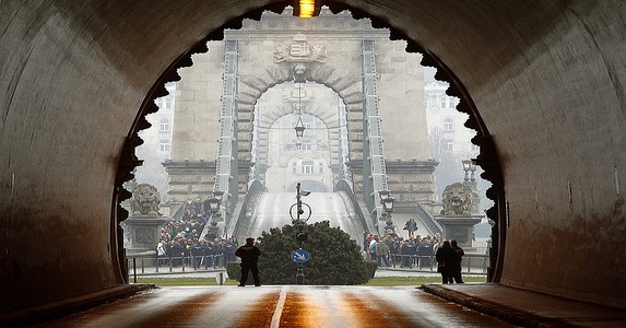 Később jöhet az autós káosz Budapesten