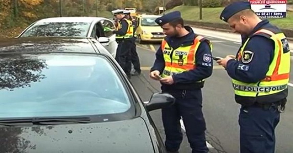 Sok lesz a rendőr az utakon, fokozott ellenőrzésre számíthatunk a hosszú hétvégén