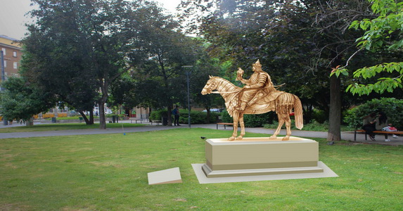 Monumentális Árpád-szobrot avatnak Óbudán