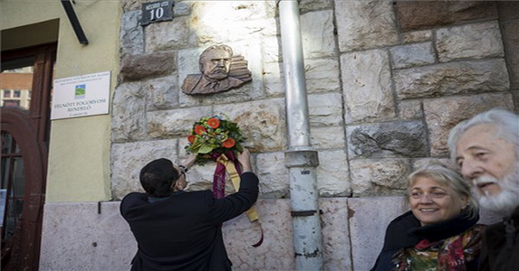 Emléktáblát kapott Gyurkovics Tibor Emléktáblát kapott Gyurkovics Tibor