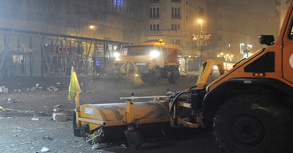 Szilveszter - több, mint 100 köbméter hulladékot kellett eltakarítani a budapesti utcákról