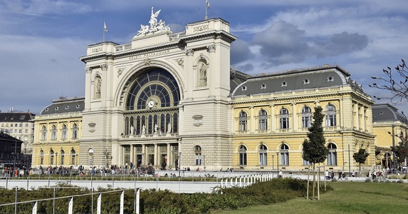 A Pécsről, Győrből, Szombathelyről utazókat is érinti majd a Keleti lezárása